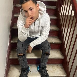 Meet your Posher, Eli